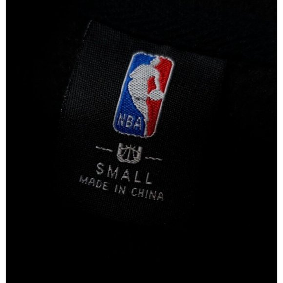 NBA Chicago Bulls Small Grey Black Zip Up Hooded Basketball Polyester Jacket - Picture 11 of 13